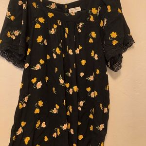 Size small. Never worn.